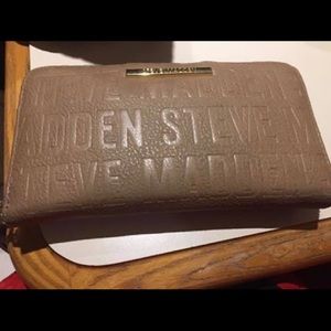 Steve Madden wallet